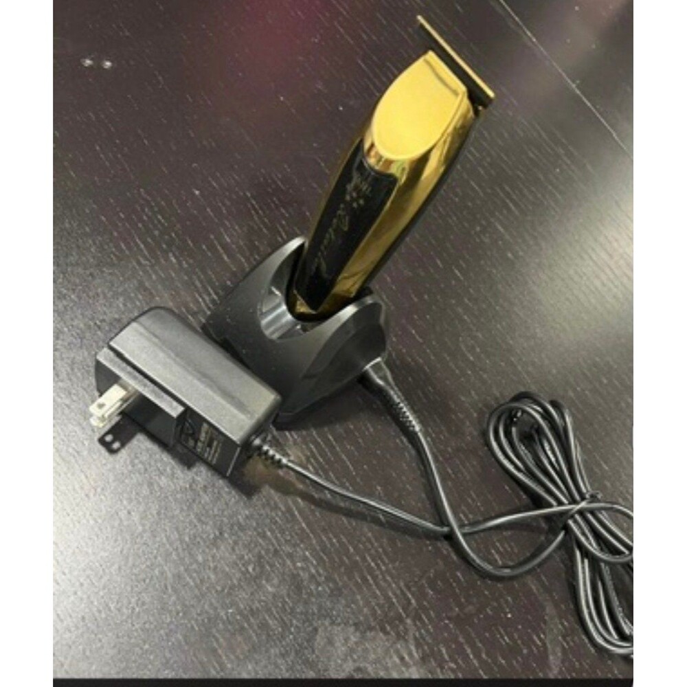 Wahl Gold Professional Hair Detailer Li Trimmer & Charging Station